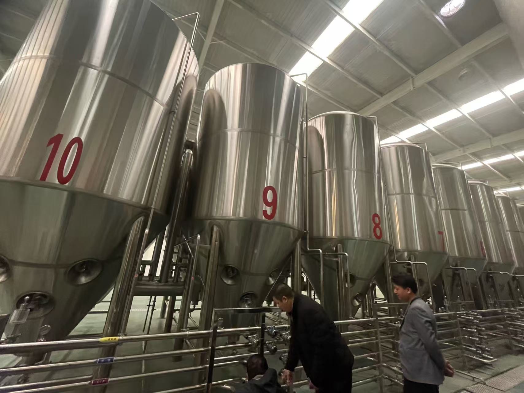 融安精酿啤酒设备厂—平面布置、设备设计、制造、调试、培训等一条龙服务